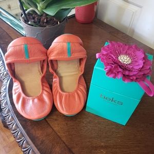 Tieks tangerine size 10